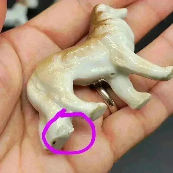 Vintage Group of 4 Dogs Japanese Porcelain Figurine Dog Collection - Picture 7 of 8